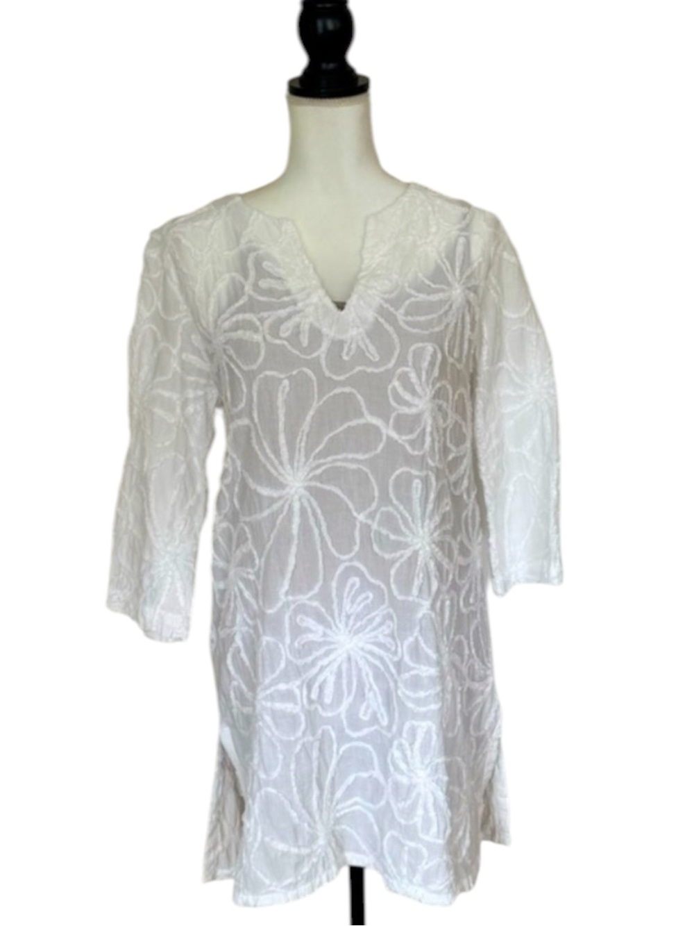 White Floral Textured Embroidered Cotton Blouse Tunic Cover Up Size Medium